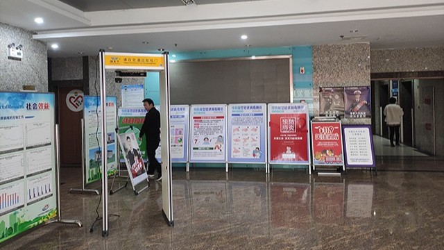 測(cè)溫安檢門