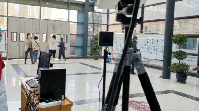 防止醫(yī)院內交叉感染,全自動紅外體溫檢測儀保護患者生命安全