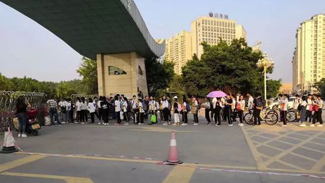 學(xué)校如何管理學(xué)生玩手機(jī),手機(jī)探測(cè)門從源頭解決,杜絕手機(jī)進(jìn)校園