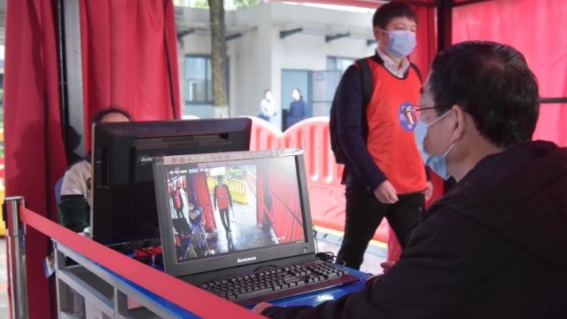 熱成像測溫儀嚴(yán)把學(xué)校入口關(guān),多目標(biāo)同時檢測體溫