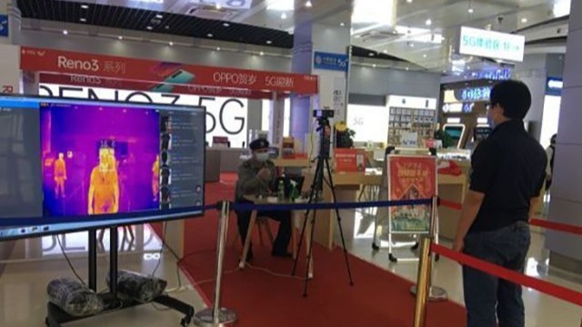 人體測溫儀多人次同時實時體溫檢測,提高出入口防控力度