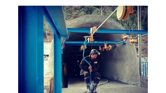 引進探天下金屬探測安檢門，富源縣欣欣煤礦確保安全生產(chǎn)