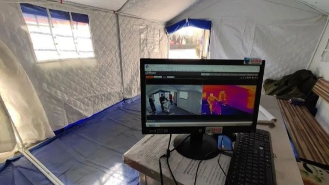 立式紅外線人體測溫儀