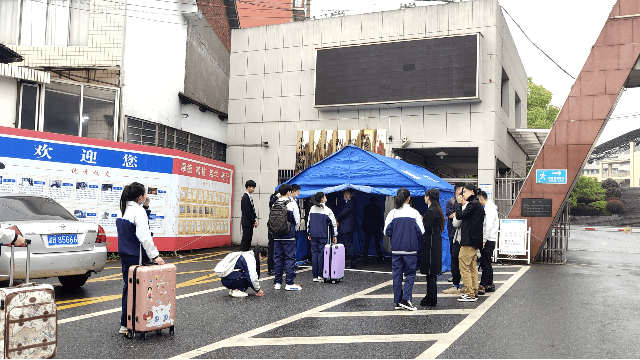 學(xué)校手機(jī)掃描儀和手機(jī)安檢門高效檢測(cè)手機(jī),加強(qiáng)校園手機(jī)管理