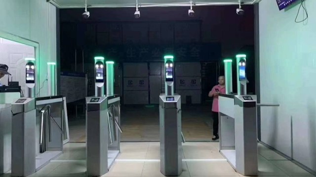 智能安檢門廠家分享人臉識(shí)別閘機(jī)普遍用在哪些領(lǐng)域？