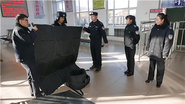 <i style='color:red'>防爆毯</i>怎么用？有哪些注意事項