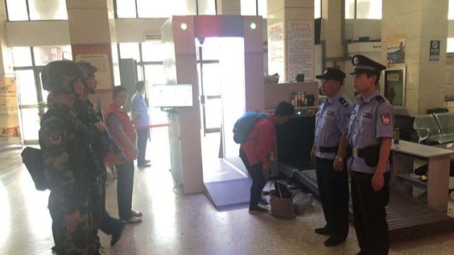 告別傳統(tǒng)人工安檢，智能安檢系統(tǒng)2秒鐘快速識別違禁物品